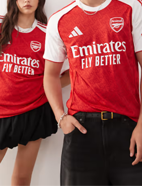 maleandfemale_wearing_jersey
